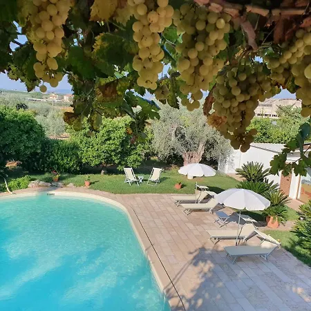 Rosa Podere 28 Bed & Breakfast 3*