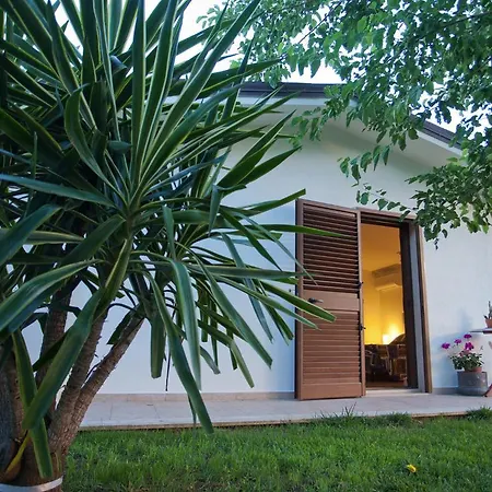 Rosa Podere 28 Bed & Breakfast