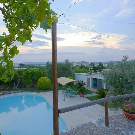 Rosa Podere 28 Bed & Breakfast 3*