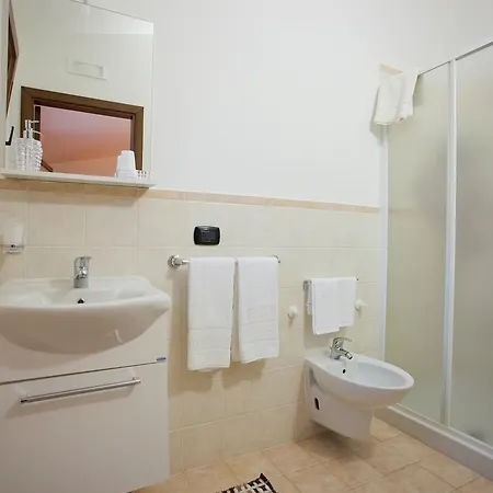 Rosa Podere 28 Bed & Breakfast 3*